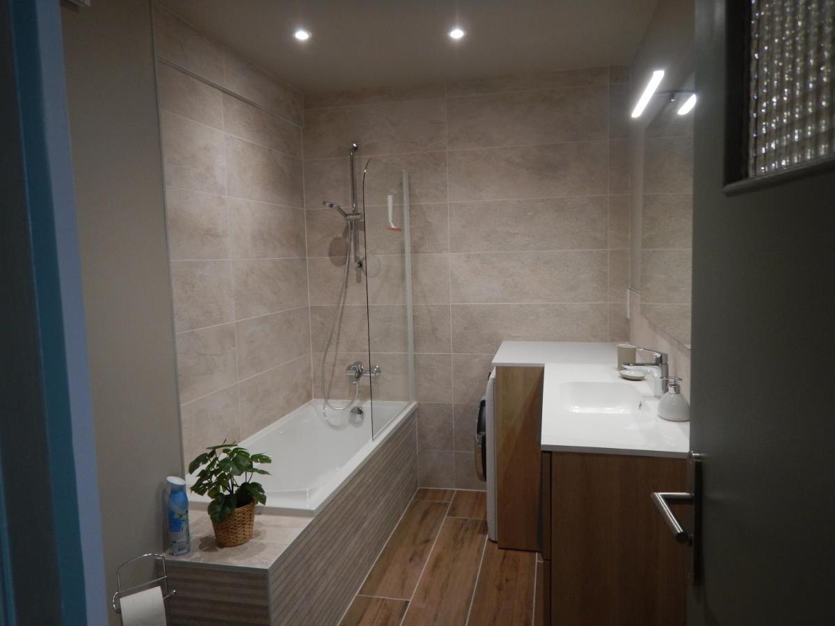 Studio Quartier Chateau - Wifi - Garage Individuel A Cle - Electromenager Complet Pau Ngoại thất bức ảnh